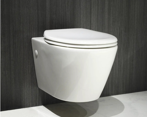 Wandhängendes WC mit geschlossenem WC-Sitz