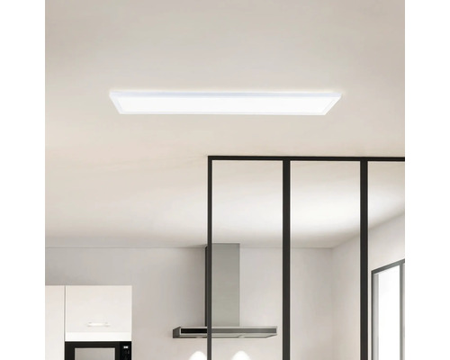 Deckenleuchte in einer modernen Küche.