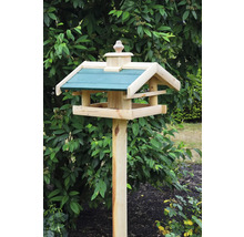 Vogelhaus aus Holz mit Ständer im Garten