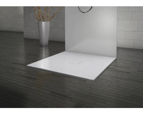 Quadratische Duschwanne mit flachem Design und Ablauf
