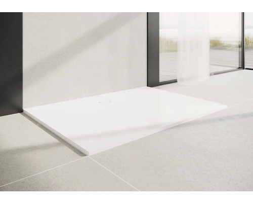 Ebenerdige Duschwanne im modernen Badezimmer