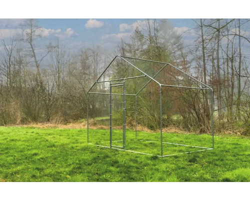 Freilaufgehege für Hühner aus Metall im Garten