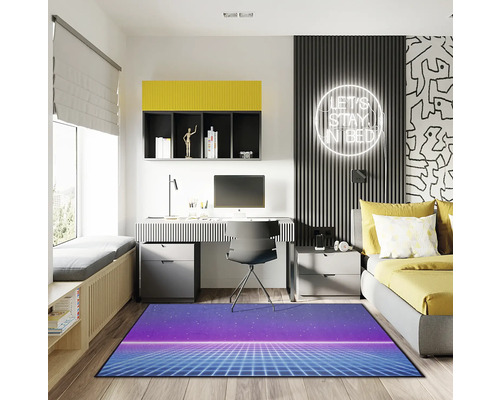 Modernes Jugendzimmer mit Schreibtisch, Bett und lila Teppich mit Rastermuster
