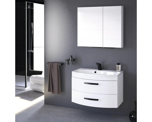 Modernes Badezimmer mit weißem Waschtisch, Spiegelschrank und Dusche