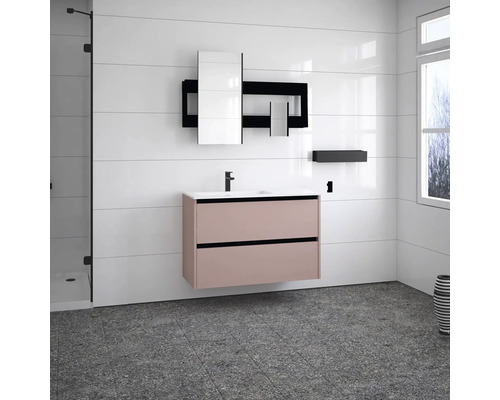 Badezimmer mit Waschtischunterschrank, Spiegelschrank und Ablage