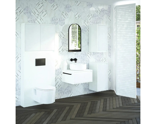 Modernes Badezimmer mit Waschtisch, Spiegel, Toilette und Stauraum