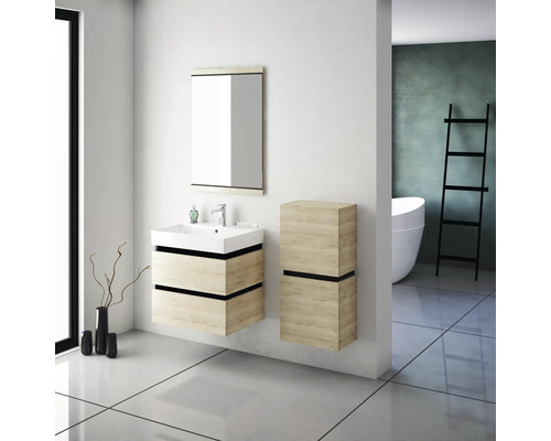 Modernes Badezimmer mit Waschtisch, Spiegelschrank und Hochschrank in Holzoptik