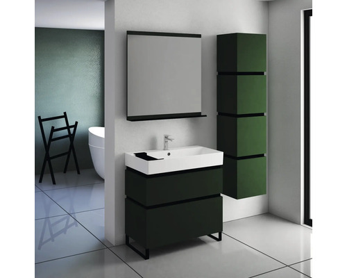 Badezimmer Szene mit Waschtischunterschrank, Waschbecken, Spiegel und Hochschrank