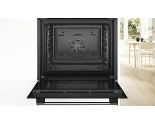 Innenansicht eines offenen Backofens für den Einbau in der Küche