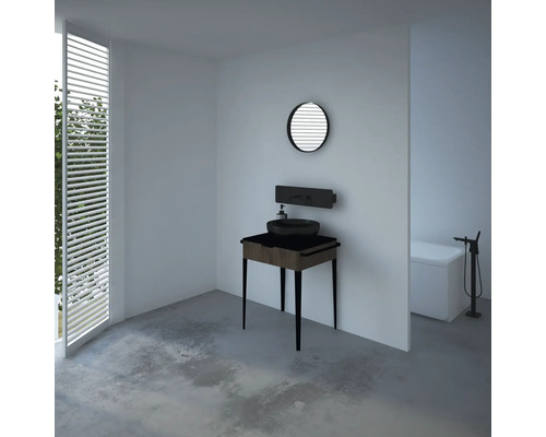 Modernes Badezimmer mit Waschtisch, Aufsatzwaschbecken, Spiegel und Badewanne