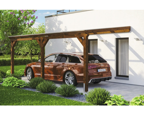 Carport aus Holz mit Auto davor