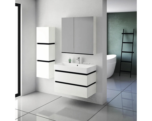 Modernes Badezimmer mit Waschtisch, Spiegelschrank und Hochschrank