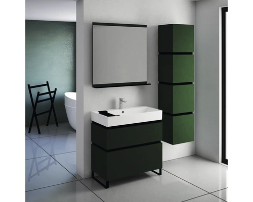 Badezimmer mit Waschtisch, Spiegel und Hochschrank für ein modernes Ambiente