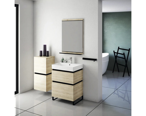 Modernes Badezimmer mit Waschtischunterschrank, Spiegel und Badewanne