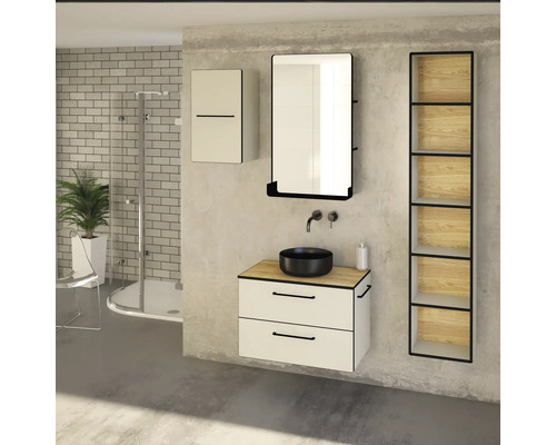 Modernes Badezimmer mit Waschtisch, Spiegelschrank und Regal