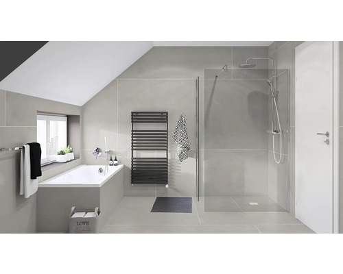 Badezimmer mit Badewanne, Duschkabine und Handtuchwärmer