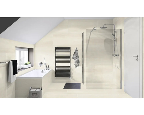 Modernes Badezimmer mit Badewanne, Dusche und Handtuchwärmer