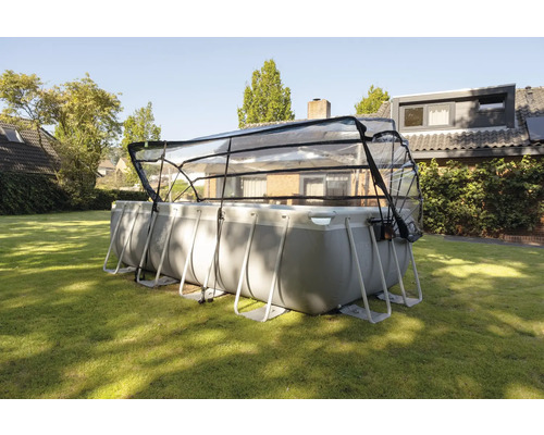 Rechteckiger Framepool mit Poolüberdachung im Garten