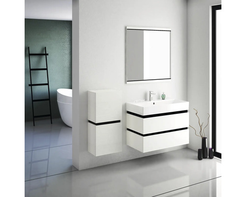 Badezimmer mit Waschbeckenunterschrank, Spiegelschrank und Hochschrank in hellem Design