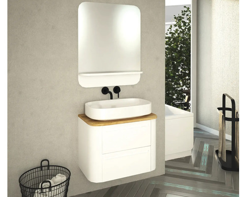 Modernes Badezimmer mit Waschbecken, Spiegel und Unterschrank