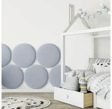 Kinderzimmer mit Wandpaneelen, Teppich und Bett im Hausdesign