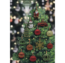 Geschmückter Weihnachtsbaum mit Christbaumkugeln und Figuren