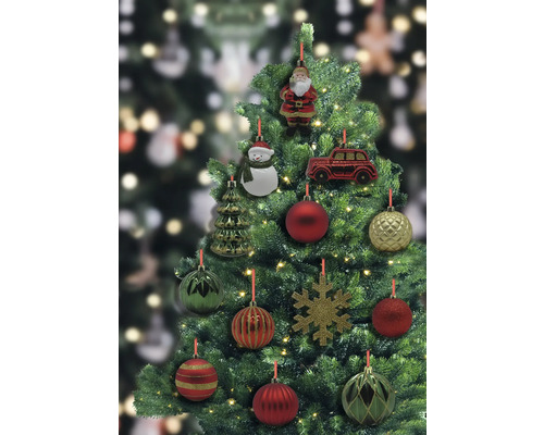 Geschmückter Weihnachtsbaum mit Christbaumkugeln und Figuren