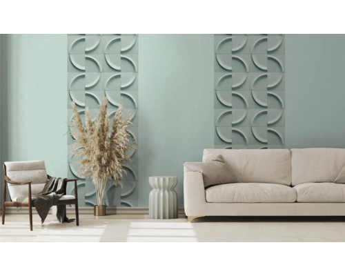 Heller Raum mit 3-D Wandpaneelen, Sessel und Sofa