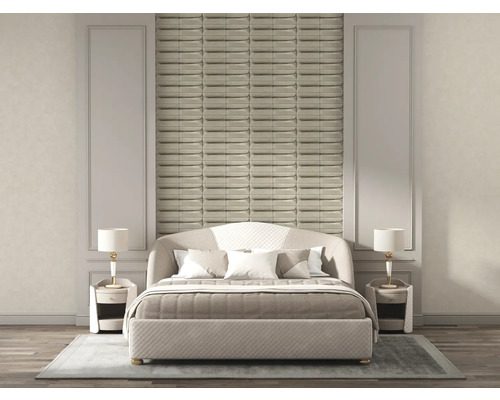 Schlafzimmer mit Bett, Nachttischen und Wandpaneelen