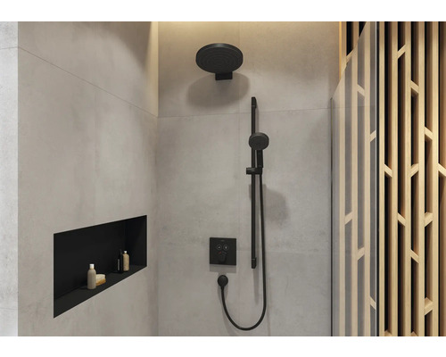 Moderne Dusche mit Kopfbrause, Handbrause und Ablagefach.