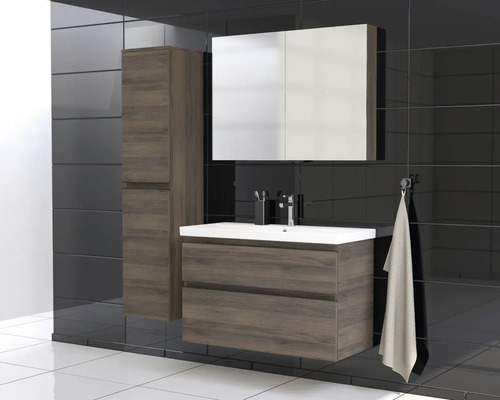 Badezimmer mit Waschtisch, Spiegelschrank und Hochschrank