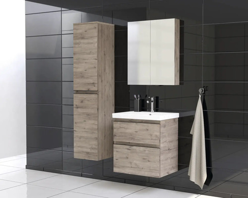 Badezimmer mit Waschtisch, Spiegelschrank und Hochschrank im modernen Design