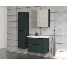 Badezimmer mit Waschtischunterschrank, Spiegelschrank und Hochschrank