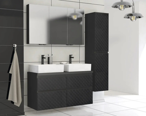 Badezimmer mit Doppelwaschtischunterschrank, Spiegelschrank und Hochschrank