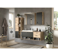 Modernes Badezimmer mit Waschtisch, Spiegelschrank und Hochschrank in Holzoptik und Grau
