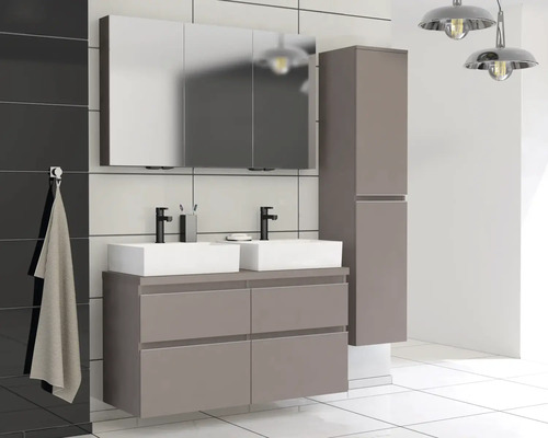 Modernes Badezimmer mit Doppelwaschtisch, Spiegelschrank und Hochschrank