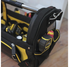 Gefüllte Werkzeugtasche mit Werkzeugen