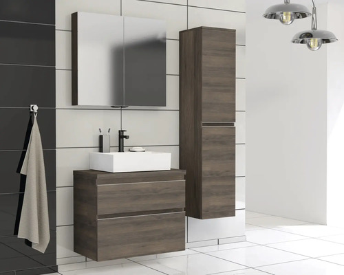 Modernes Badezimmer mit Waschtisch, Spiegelschrank und Hochschrank in Holzoptik