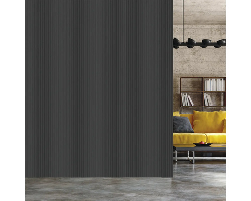 Wandpaneel in einem modern eingerichteten Wohnzimmer.