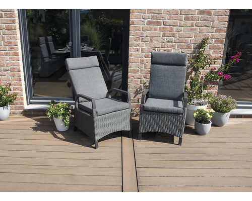 Hochlehner-Sessel-Set Dallas von bellavista - Home&Garden grau Zwei Gartenstühle aus Rattan mit hohen Rückenlehnen und Kissen