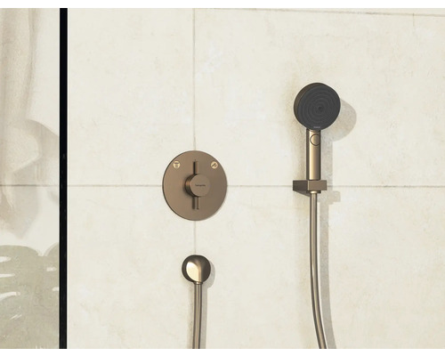 Brausegarnitur mit Handbrause und Thermostatmischer zur Wandmontage