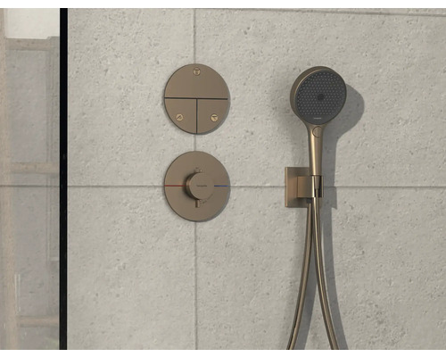 Brausegarnitur mit Thermostat und Handbrause zur Wandmontage