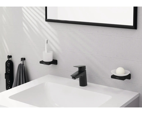 Badezimmer Waschbecken mit Armatur, Seifenschale, Zahnbürstenhalter und Handtuchhalter