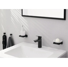 Badezimmer Waschbecken mit Armatur, Seifenschale, Zahnputzbecher und Handtuchhalter