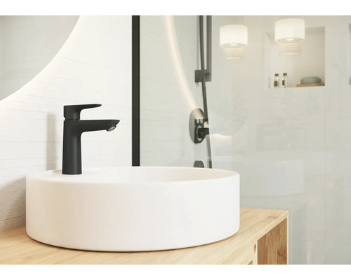 Badezimmer Waschbecken mit Armatur