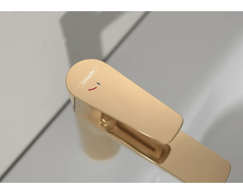 Hansgrohe Logo auf goldfarbener Armatur