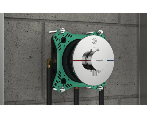 Unterputzthermostat mit Montageblock an einer Betonwand