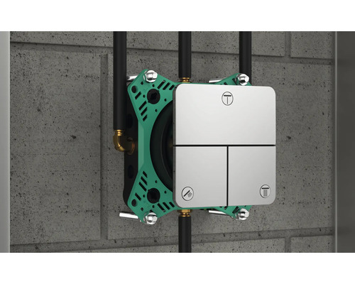 Unterputzthermostat mit drei Betätigungsfeldern an einer Wand