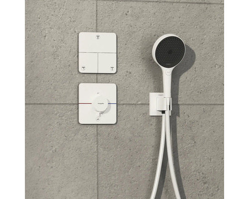 Duscharmatur mit Thermostatmischer zur Temperaturregelung und Handbrause