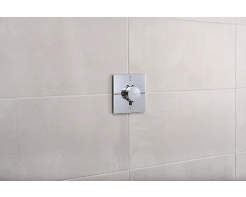 Hansgrohe Logo auf Thermostatarmatur für Dusche